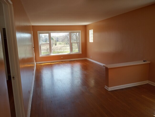 Foto del edificio - 6110 N Oakley Ave