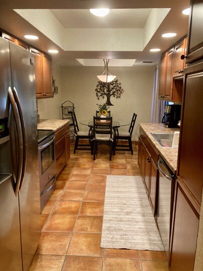 Building Photo - 12212 N Paradise Village Pky W