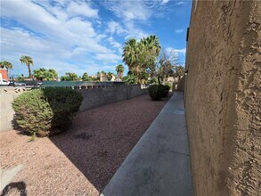 Building Photo - 574 Roxella Ln