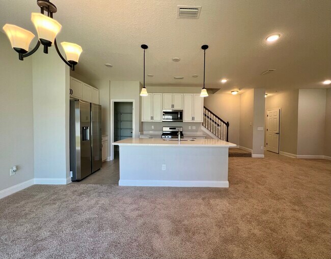 Building Photo - 47 Sanderson Dr