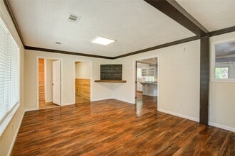 Building Photo - 25203 Lakeview Rd