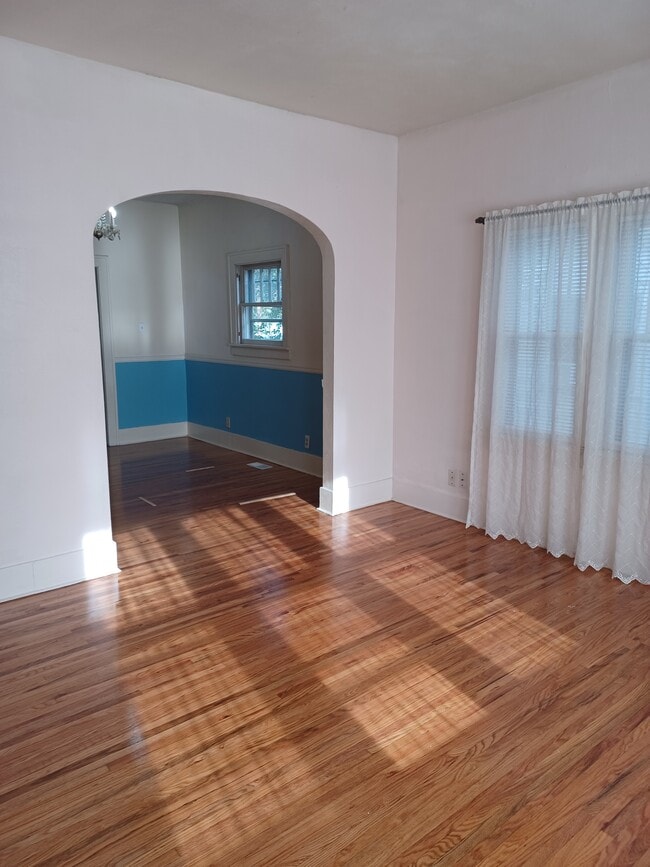 Building Photo - 1308-1312 12th Ave