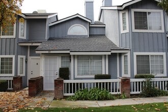 Building Photo - 2600 Brookside Dr