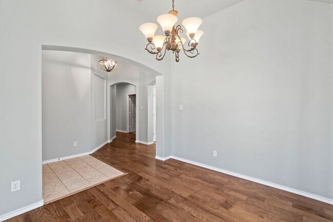 Building Photo - 8664 Glenburne Dr