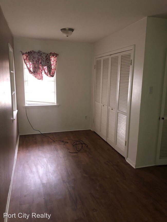 Building Photo - 1 br, 1 bath House - 9500 Mansfield Rd Apt C