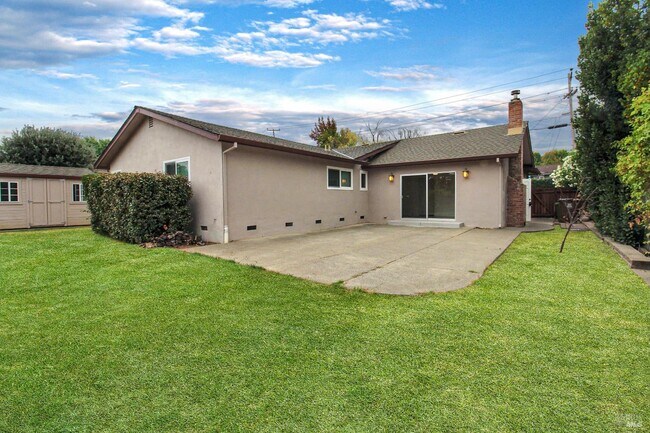 Foto del edificio - 599 Tamarack Dr