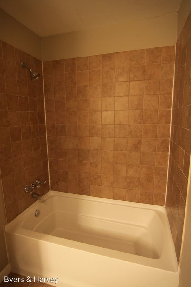 Building Photo - 4 br, 2 bath House - 300 Buckeye Lane