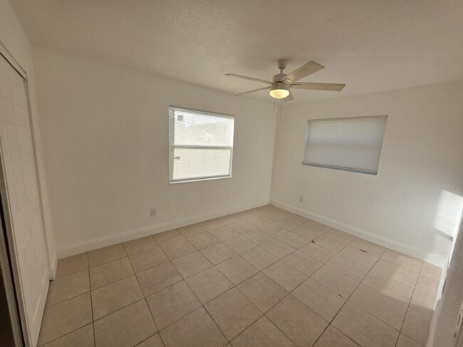 Building Photo - 1130 N F St