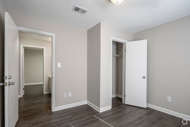 4BR, 2BA - 1,052SF - Bedroom 2 - Campus Side Apartments