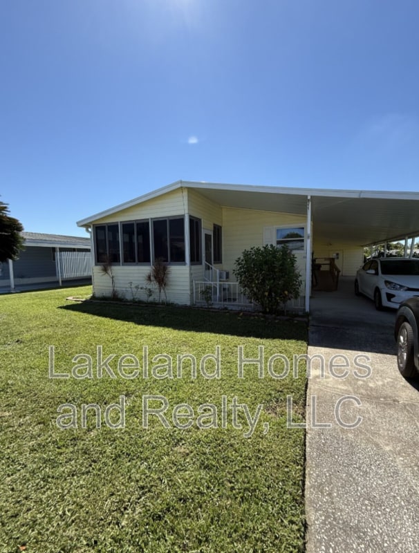 Building Photo - 1811 Sherwood Hill Dr