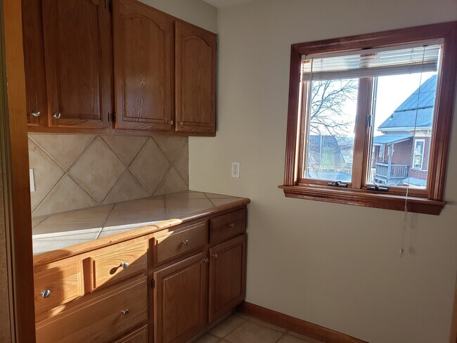 Laundry - 43 Granville Ave