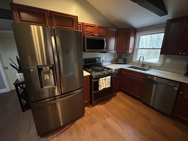 Foto del edificio - 36 Buttonwood Rd