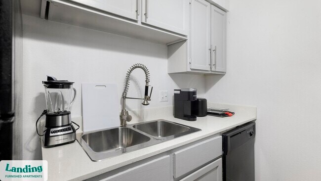 Foto del edificio - 1071 Clayton Ln