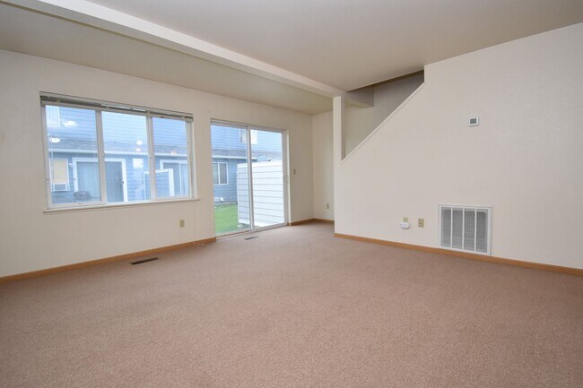 Foto del edificio - Townhouse-style unit! 2 Bedrooms, 1.5 Bath...