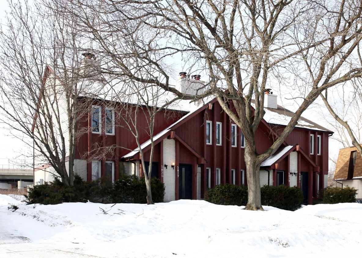 Primary Photo - 5825 Ryewyck Dr