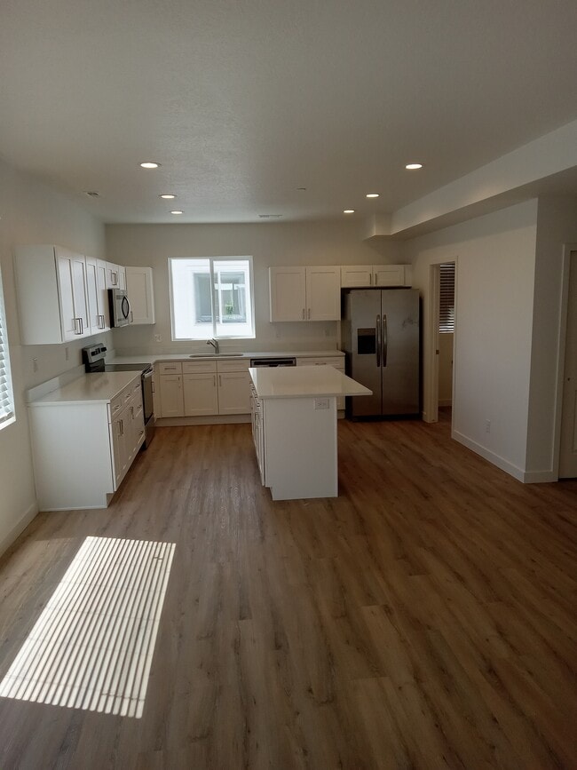 Building Photo - 238 W Paramount Ave