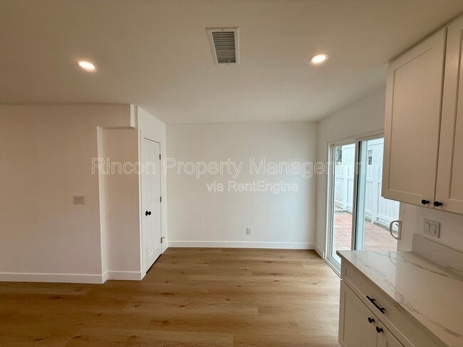 Building Photo - 607 Lemon Way