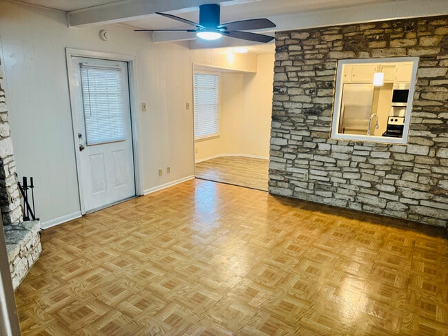 Foto del edificio - 4254 Desert View Dr