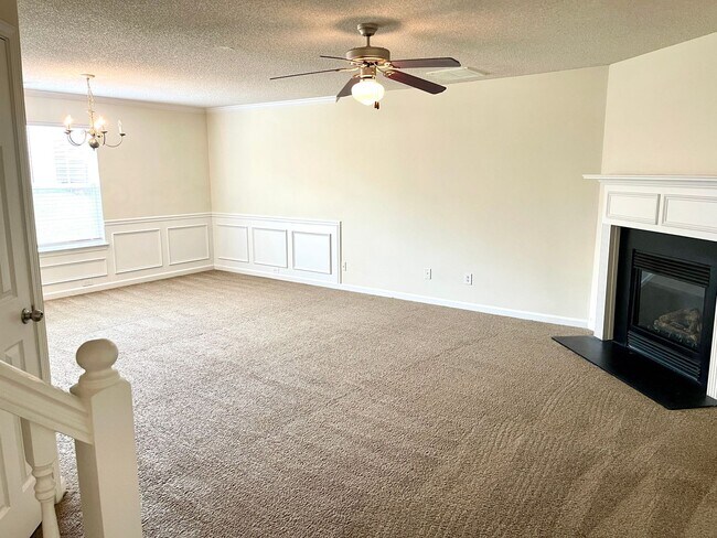 Building Photo - Introducing the Perfect 3-Bedroom 2.5-Bath...