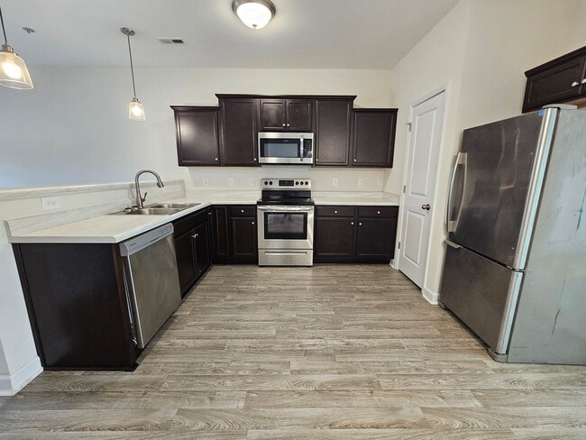 Foto del edificio - 2 Year Old Townhome in Marshall Farm!