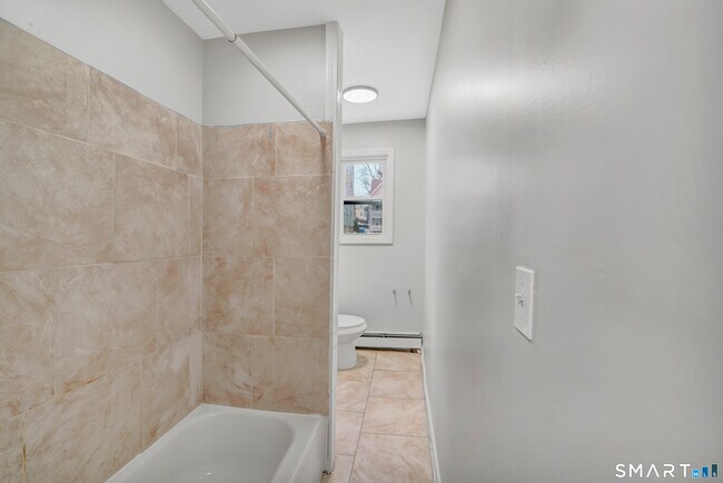 Foto del edificio - 124 Central Ave