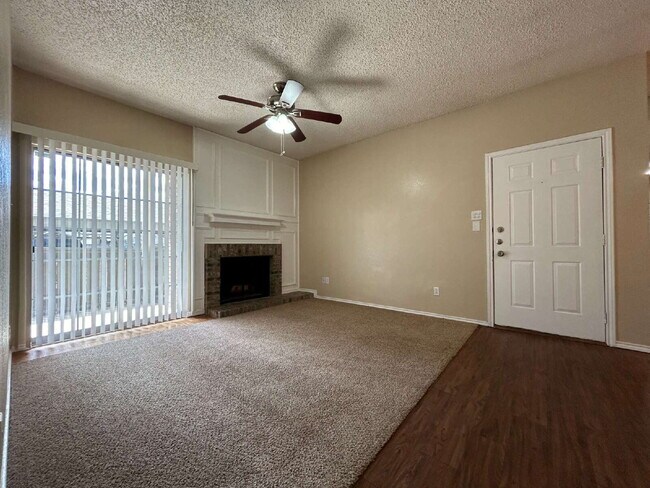 Foto del edificio - Beautiful Timber Ridge Condos near Jan Jennings Park