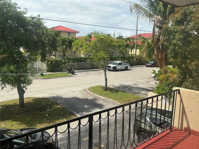 Building Photo - 2079 NE 167th St