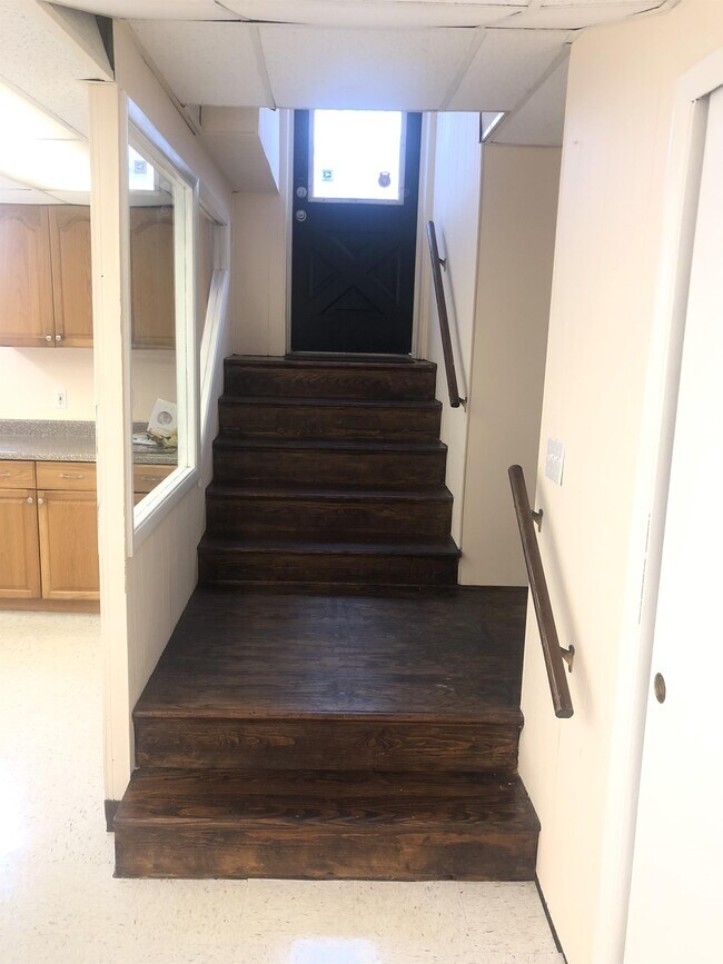 28 Cottage St Unit 3, Central Falls, RI 02863 Room for Rent in