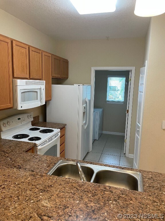 Foto del edificio - 401 Bouchelle Dr