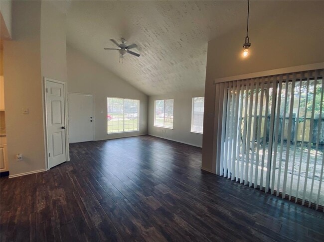 Building Photo - 11018 Almond Grove