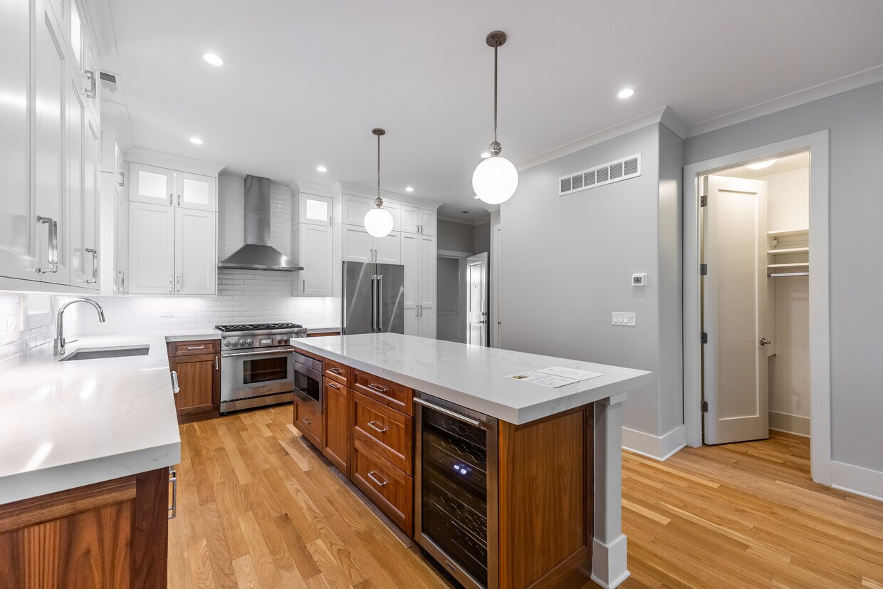 Foto principal - 4139 N Kenmore Ave