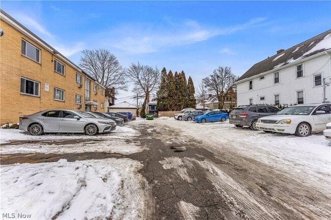 Building Photo - 1415 Wyandotte Ave