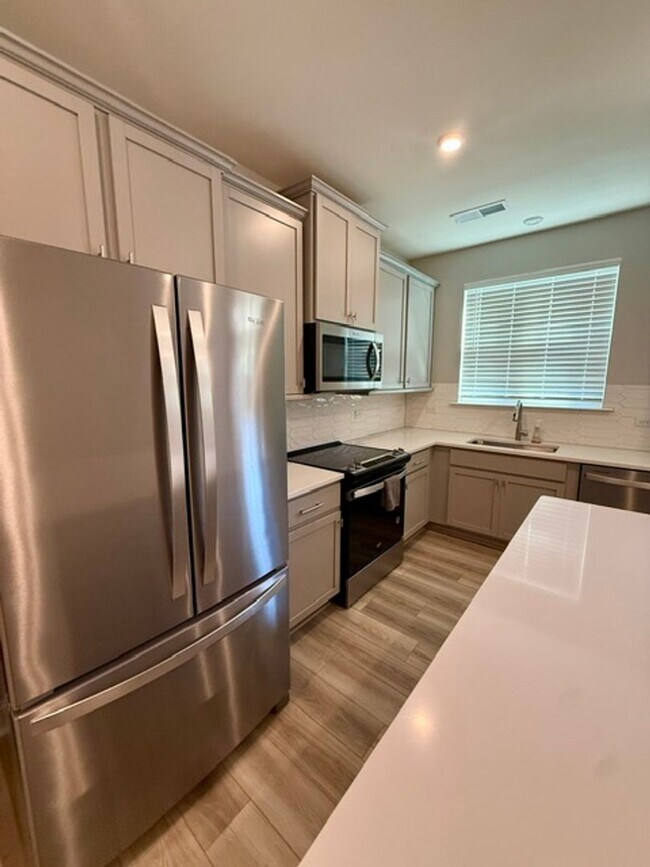 Foto del edificio - 1526 Cedar Tree Dr