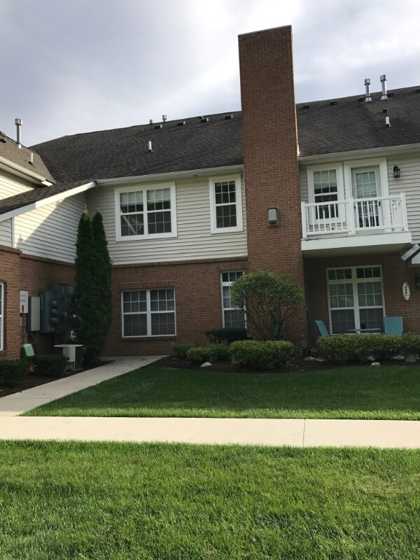 Foto del edificio - 668 Olde English Cir