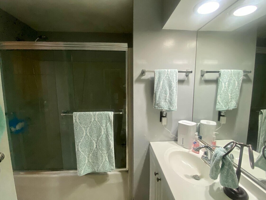 Foto del edificio - 571 Boxwood Dr