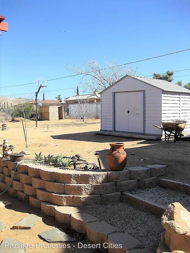 Building Photo - 3 br, 2 bath House - 58271 Bonanza Dr.