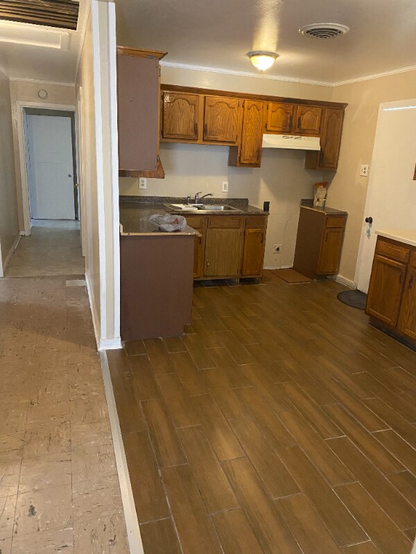 Building Photo - 1121 Sumner St