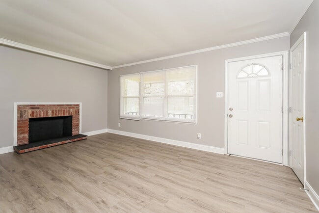 Building Photo - 5018 Shoreline Dr