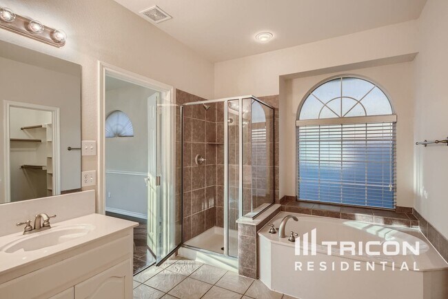 Foto del edificio - 2112 Pecan Ridge Dr