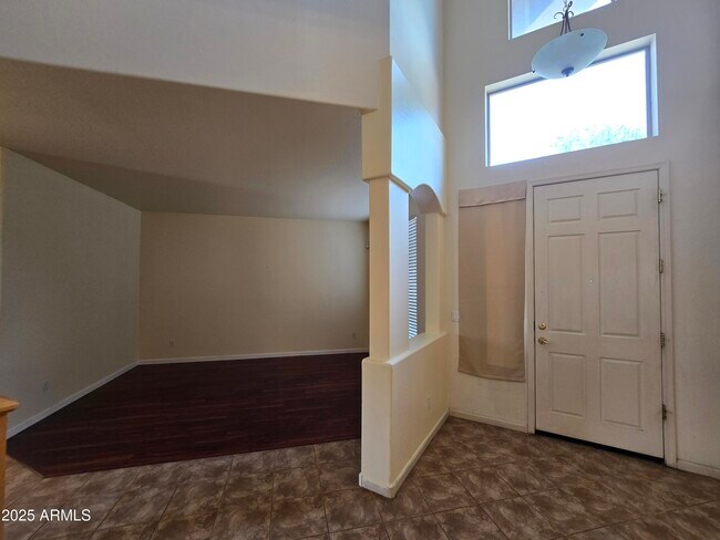Building Photo - 223 W Pelican Dr