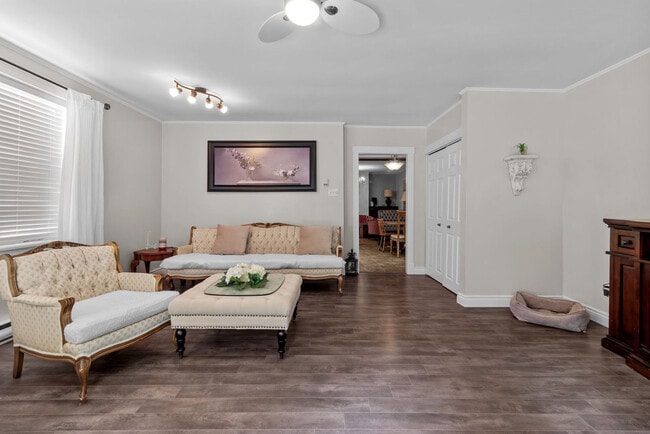 Building Photo - 70 Merrymeeting Rd