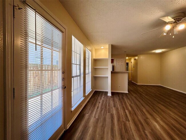 Building Photo - 9308 Kempler Dr