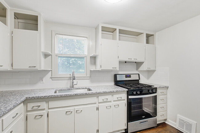 Kitchen - 7231 Forest Ave