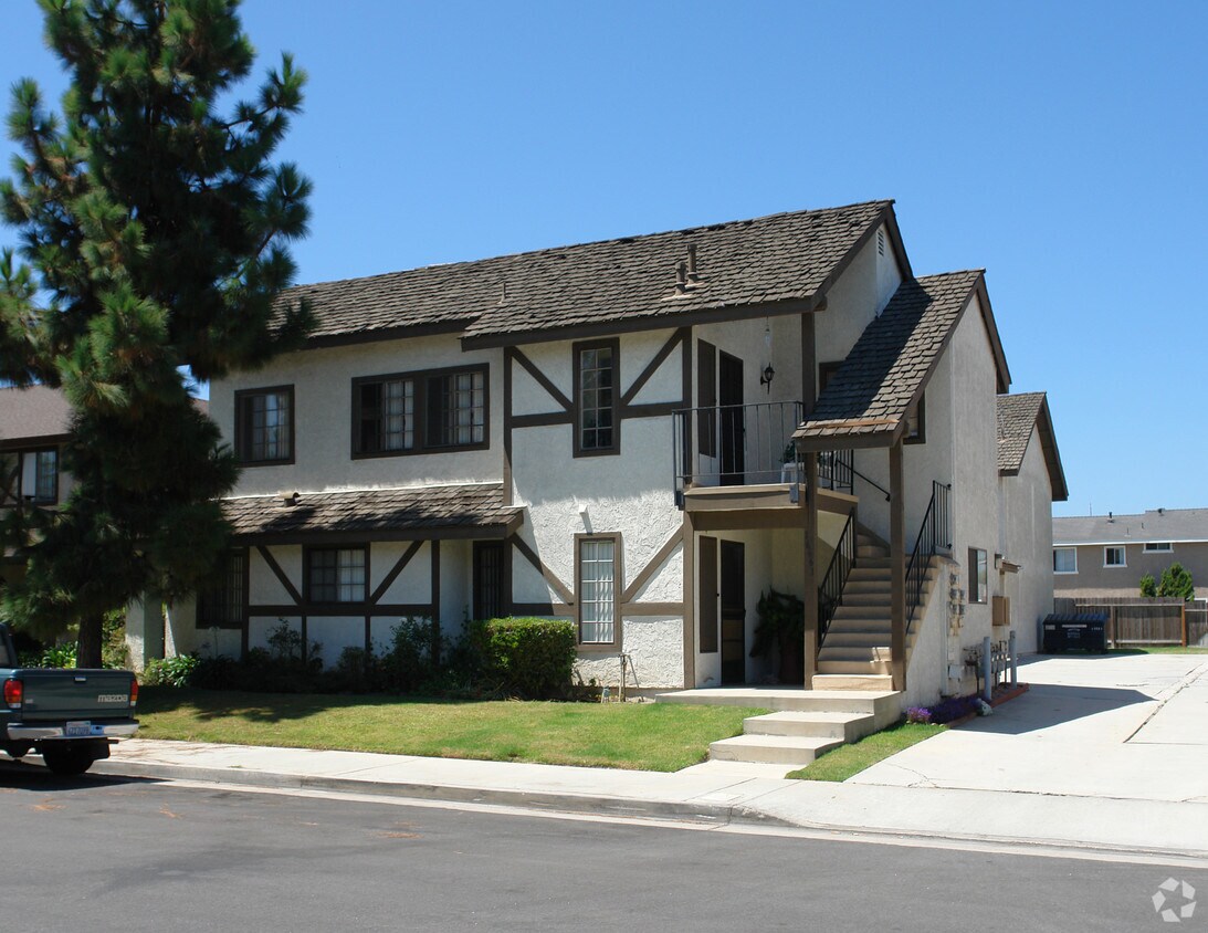 Primary Photo - 16661 Island Cir