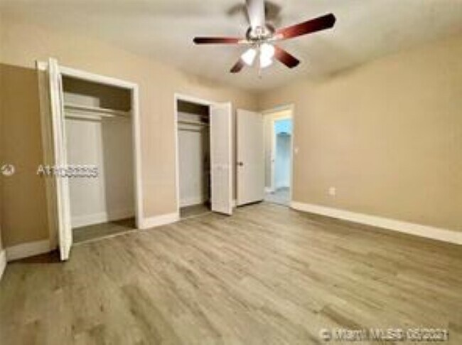 Building Photo - 6565 Santona St
