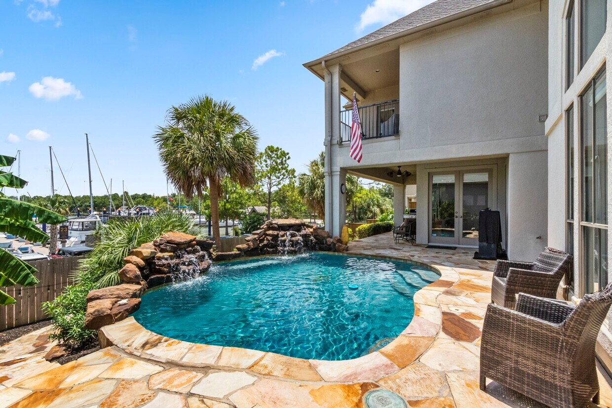 Building Photo - 4 Mariners Ln