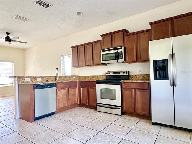 Building Photo - 20427 Needletree Dr