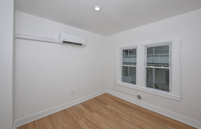 Building Photo - 1384 W 83rd St