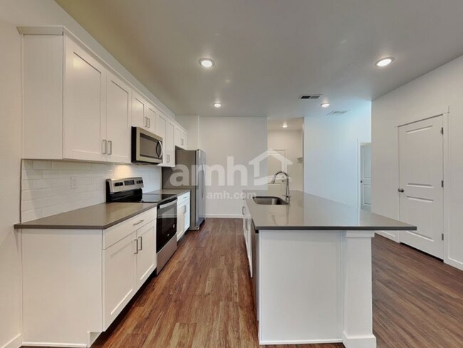 Foto del edificio - 23524 E 2nd Pl