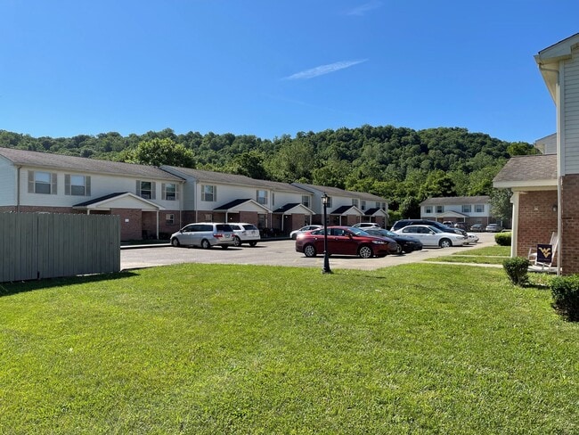 Building Photo - 2 BR 40% Abbie View